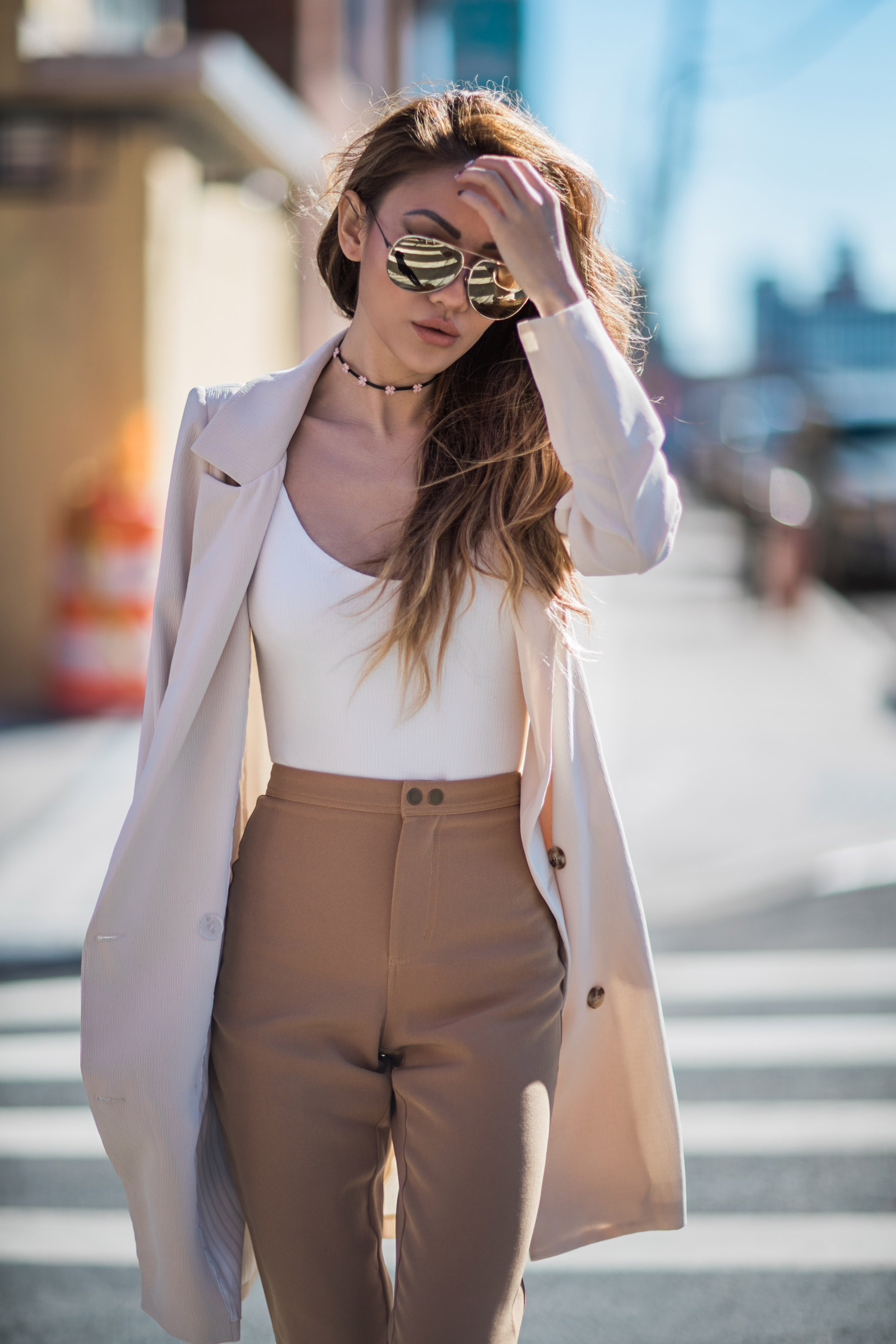 summer fashion staples, beige blazer, white bodysuit // Notjessfashion.com