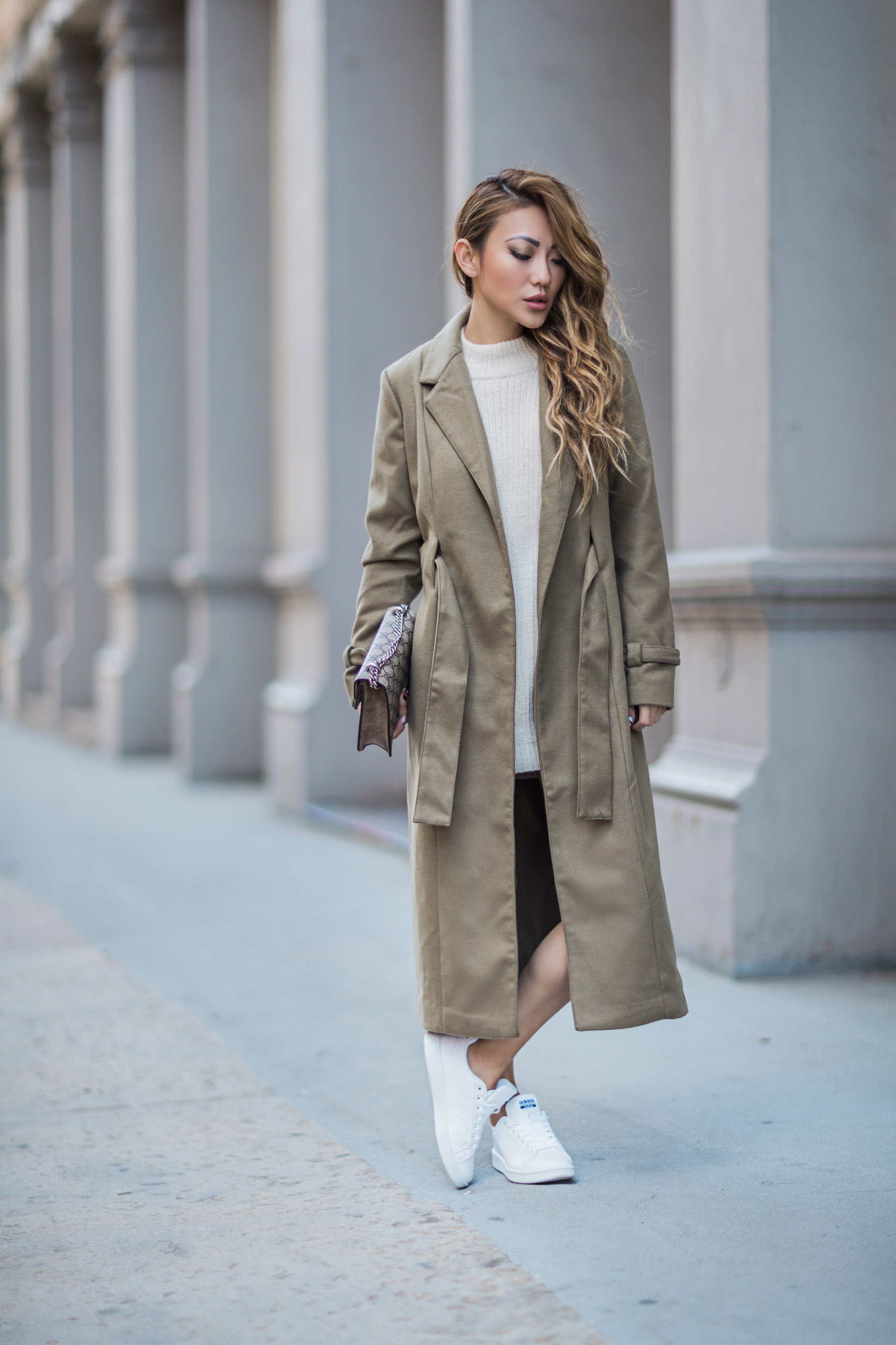 New Trench Coat Styles to Try in Spring 2018 - Classic Trench // Notjessfashion.com