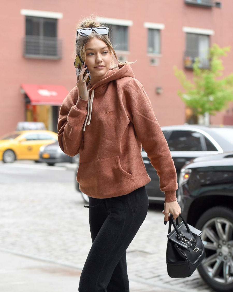 Oversized Hoodies - 7 Essentials for Comfy Travel Style // NotJessFashion.com