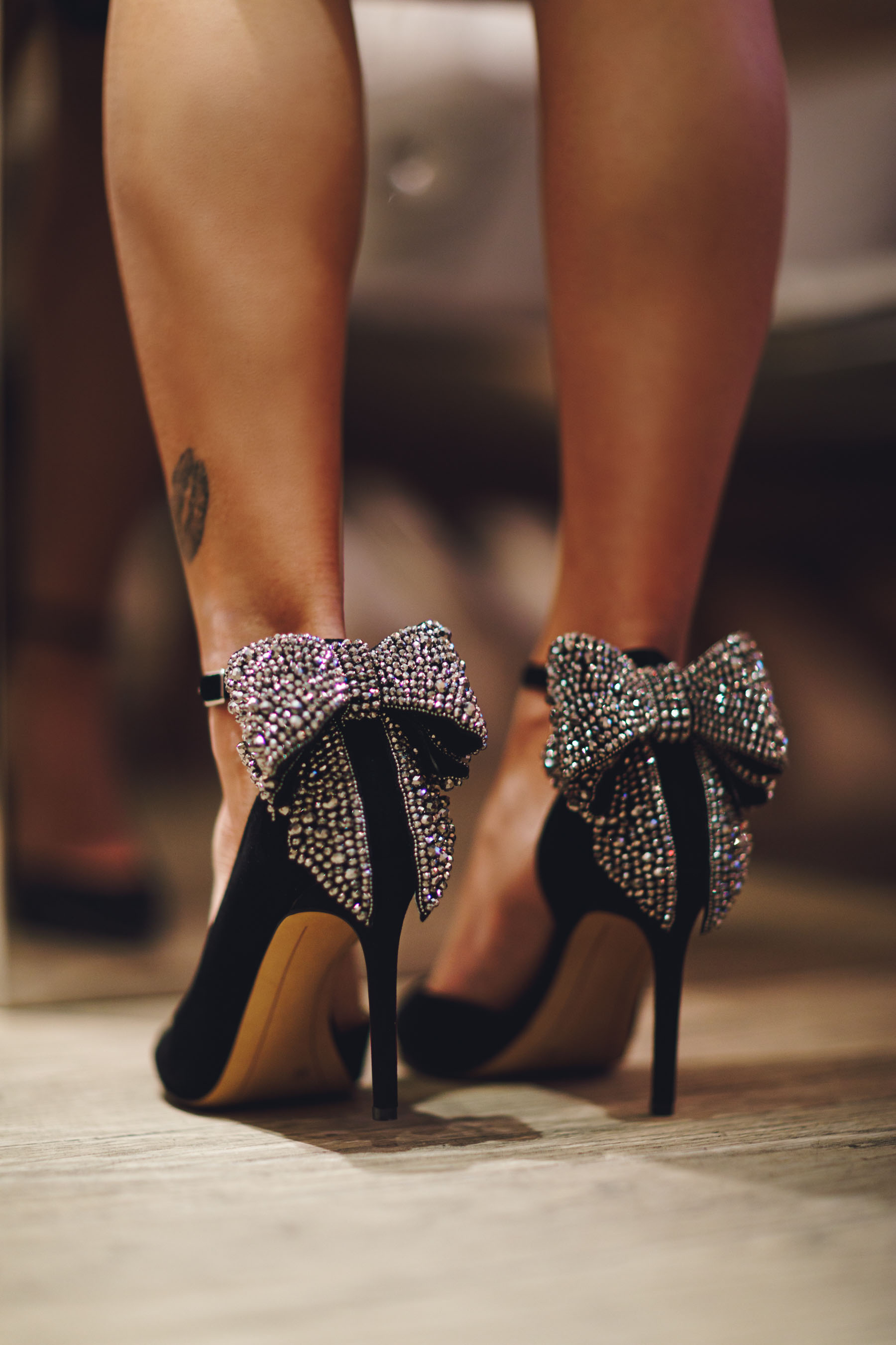 Pumps with Shiny Bow Detail // Notjessfashion