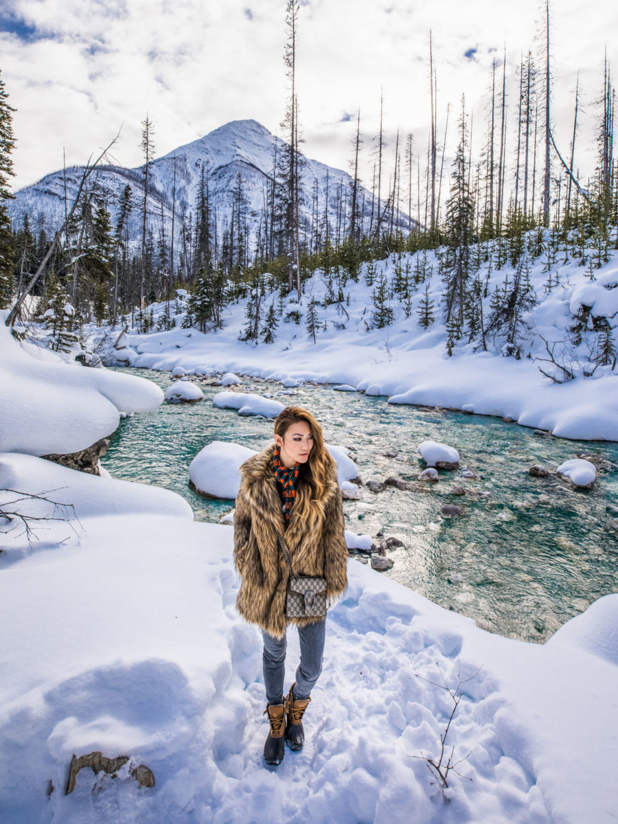 Packing list for a winter getaway, winter travel outfit, winter in banff canada // Notjessfashion.com