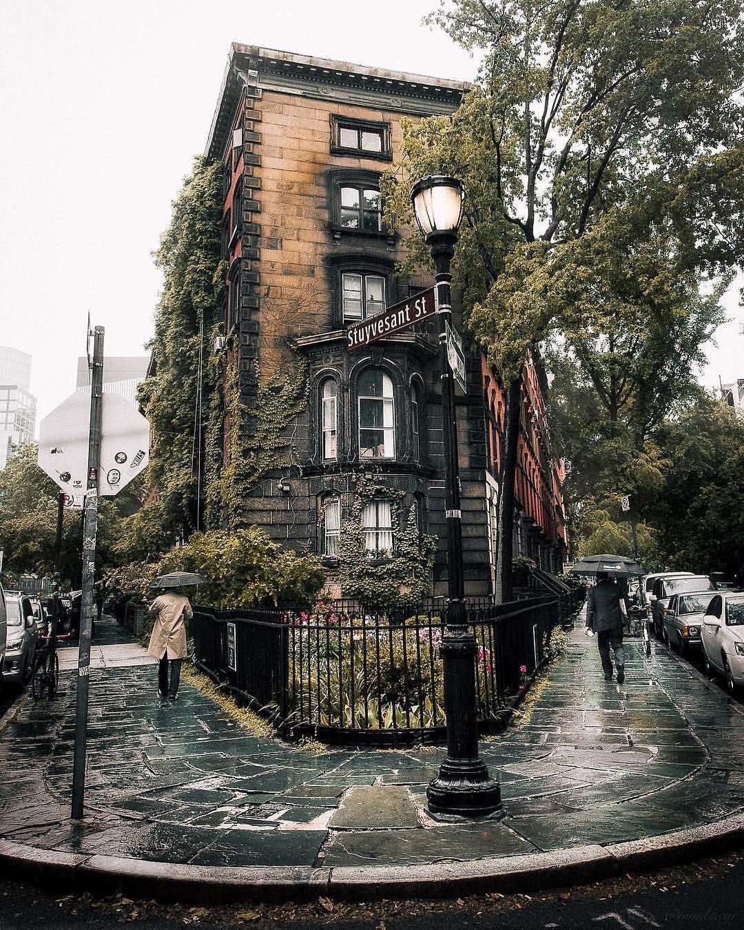 Places for Great Snow Photos - East Village, Stuyvesant Street, in the Winter // Notjessfashion.com