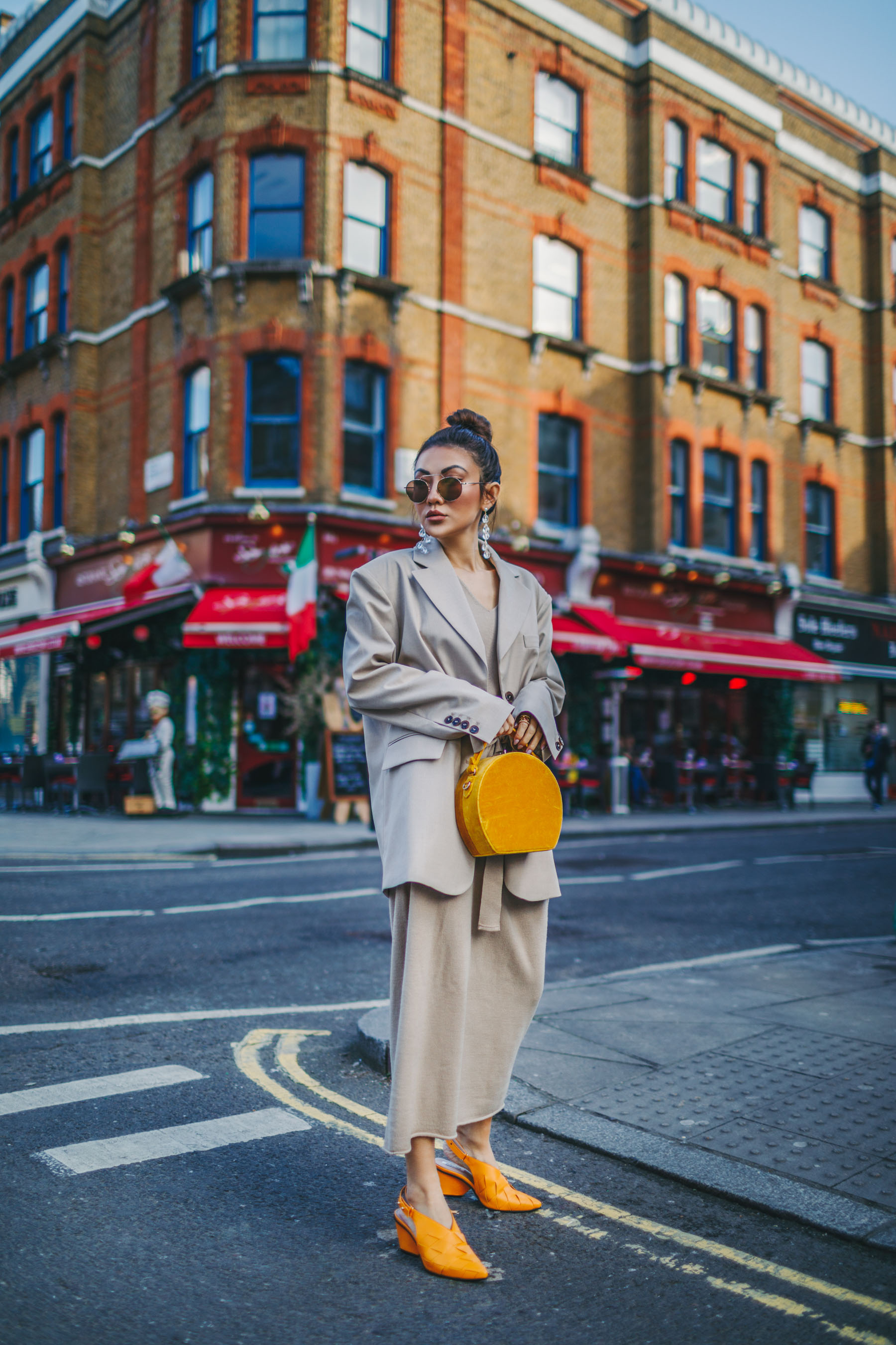 London Fashion Week Recap - Beige Outfit with yellow handbag, yellow circle bag // Notjessfashion.com
