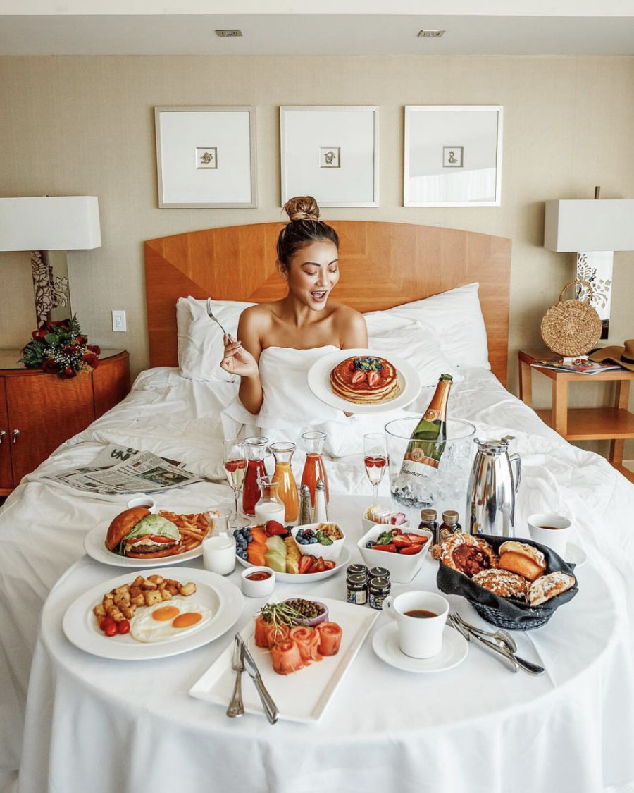 How I Plan for a Blog Photoshoot - Breakfast in bed shoot, Borgata // Notjessfashion.com