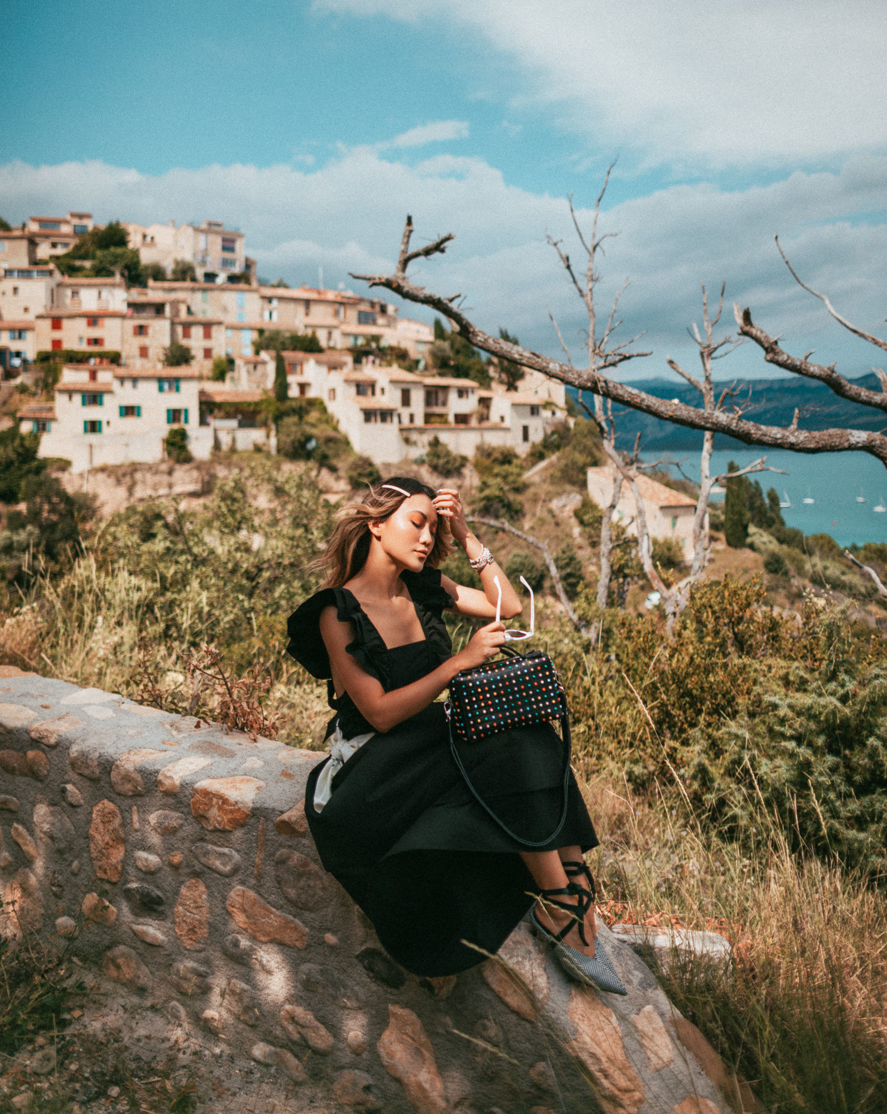 Sainte Croix du Verdon Provence, Instagram Provence, how to wear a barrette, barrette hairdo // Notjessfashion.com