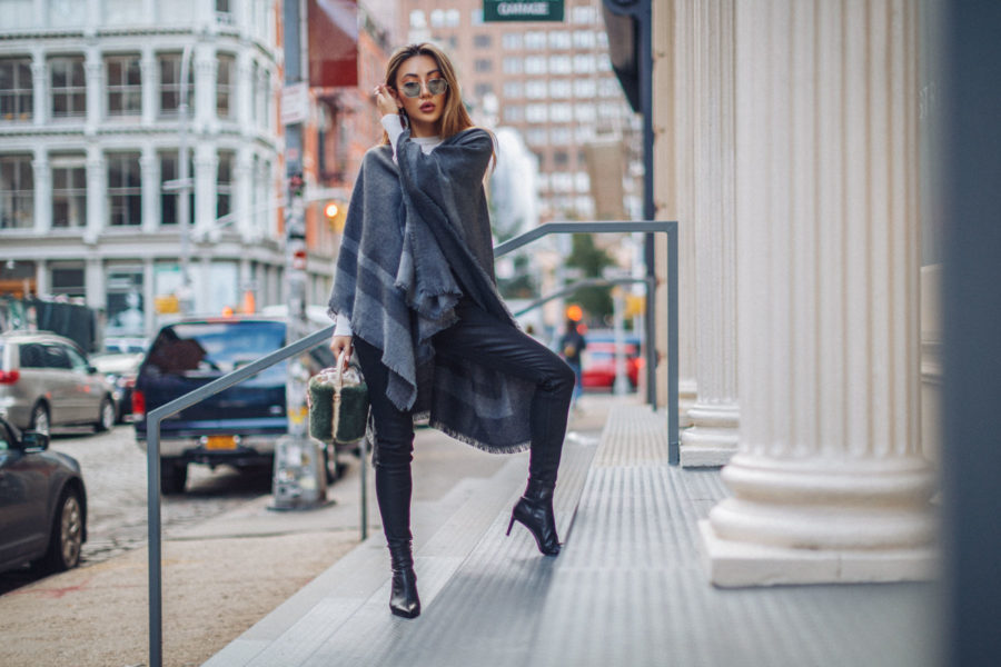 What to Wear to NYC in the Fall - Reiss Jumper, Reiss Poncho, Classic Fall Trends // Notjessfashion.com