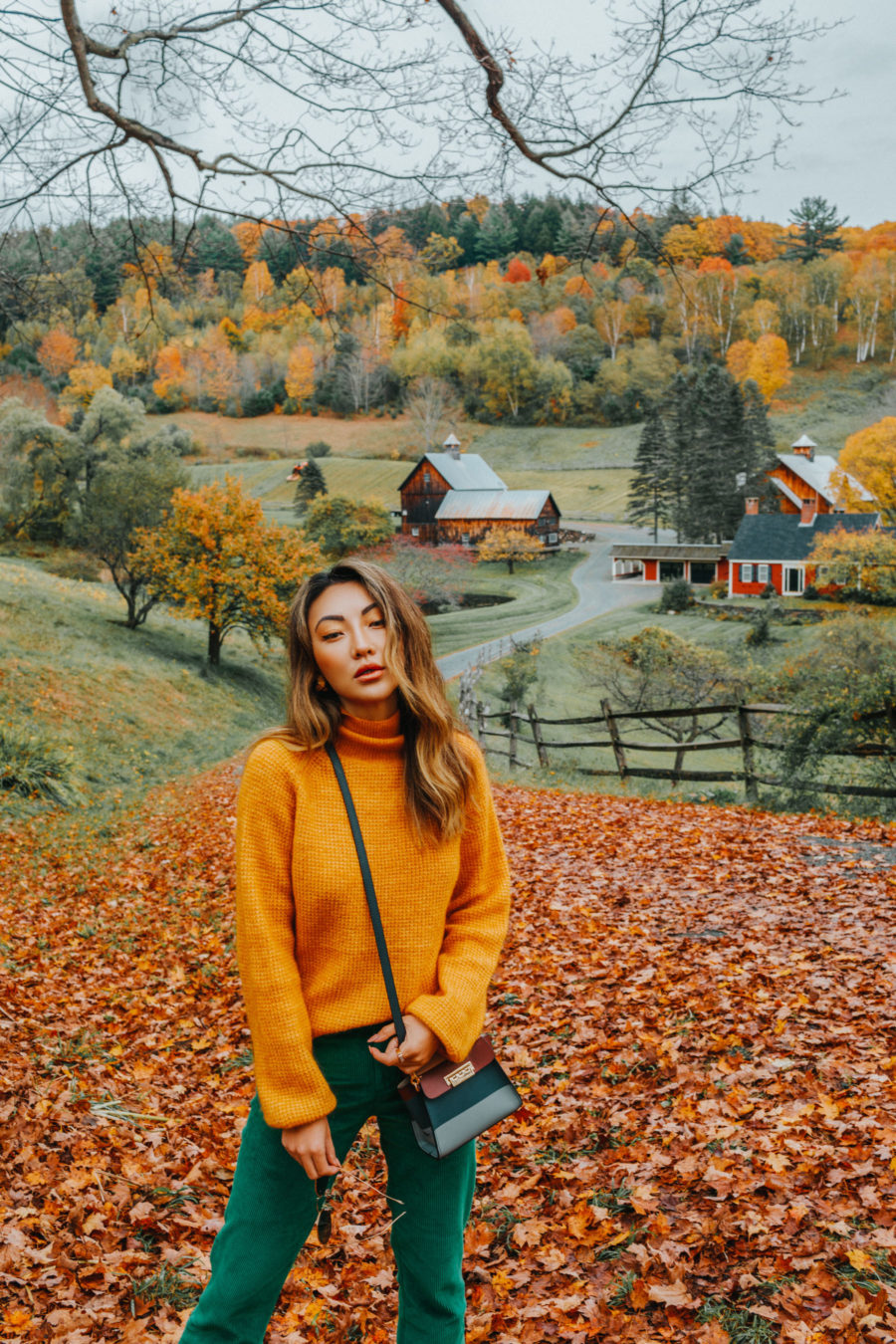 How I Manage Work Life Balance as a Mom - fall in vermont // Notjessfashion.com