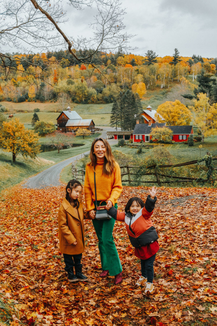 How I Manage Work Life Balance as a Mom - fall in vermont // Notjessfashion.com