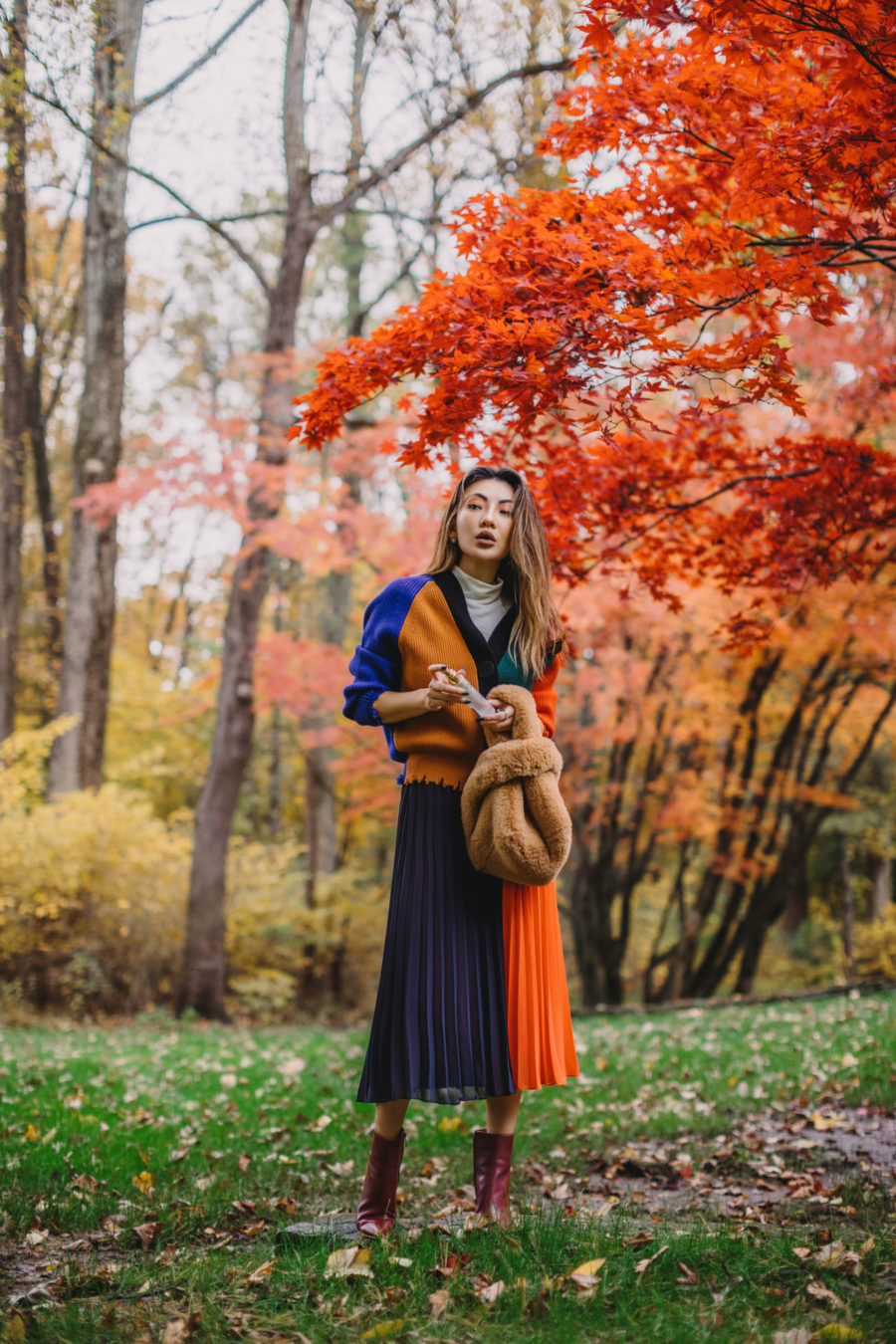 styling tricks for falllay facial mist, olay energizing face mist, fall beauty routine, color block outfit, pleated skirt and cardigan // Notjessfashion.com