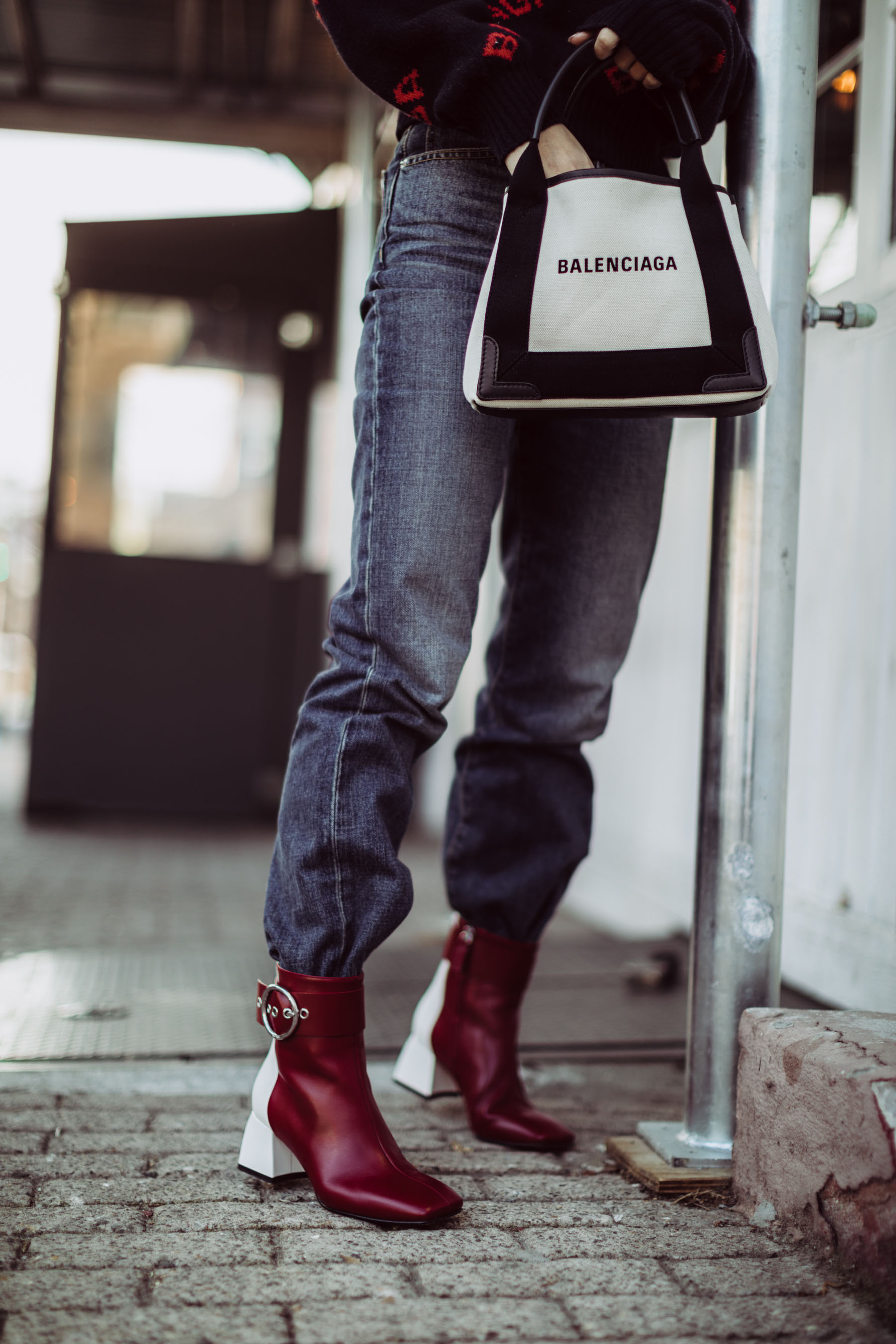 best fall 2019 boots, square toe boots, Balenciaga Logo Sweater, Balenciaga Tote, Dakar Boots, NYC Street Style // Notjessfashion.com