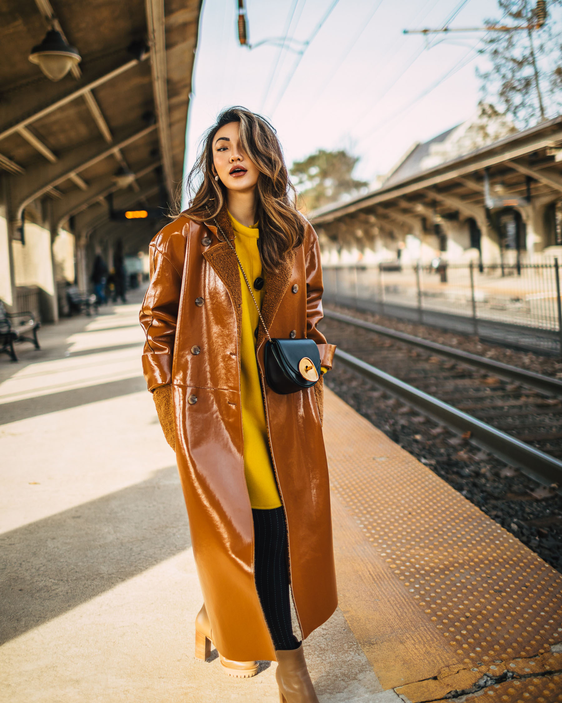 work to weekend closet, chic workwear, leather trench, trendy office outfits, Ways to look more stylish, nyc winter style, oversized coat // Notjessfashion.com