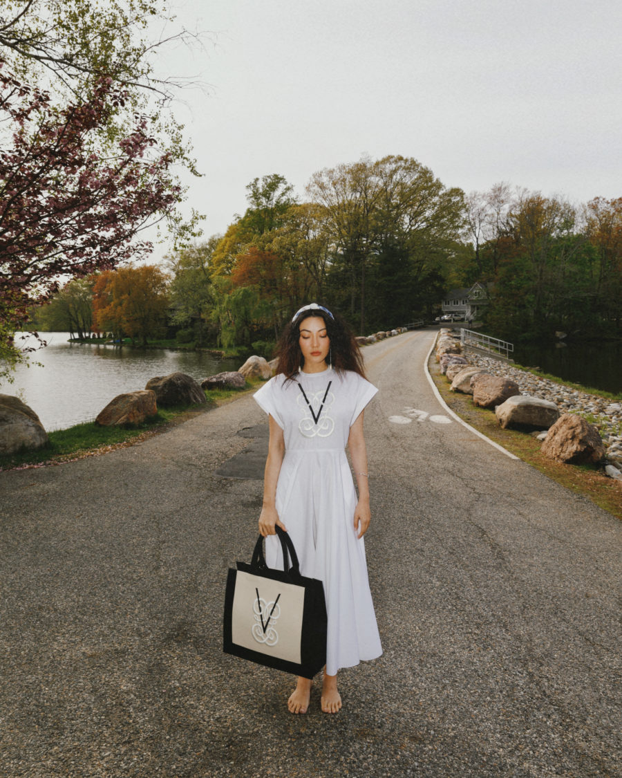 jessica wang wearing a white dress with a designer shopper tote while sharing the best labor day sales 2021 // Jessica Wang - Notjessfashion.com