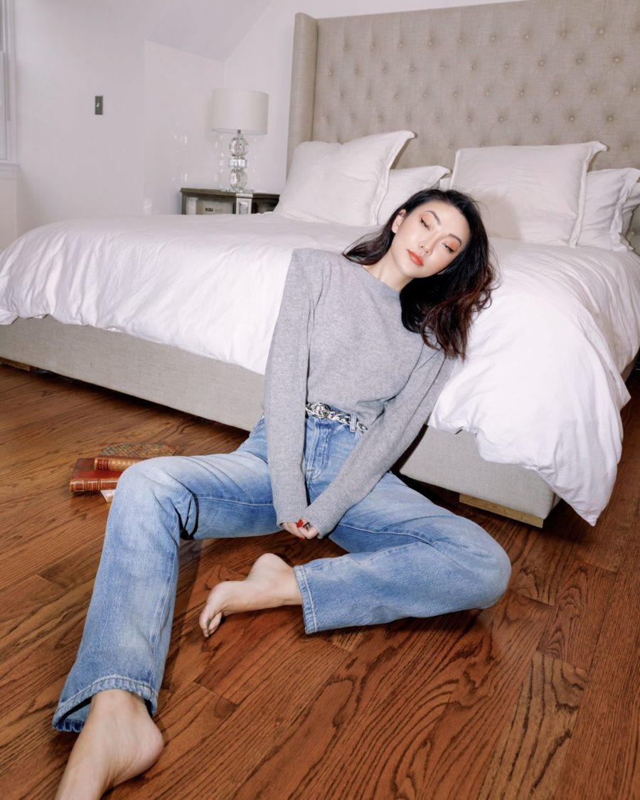 jessica wang wearing a grey pull over kennedy cashmere sweater featuring frame and loose denim jeans featuring Le Slouch denim while sharing her favorite amazon fashion finds - back to school fashion // Jessica Wang - Notjessfashion.com