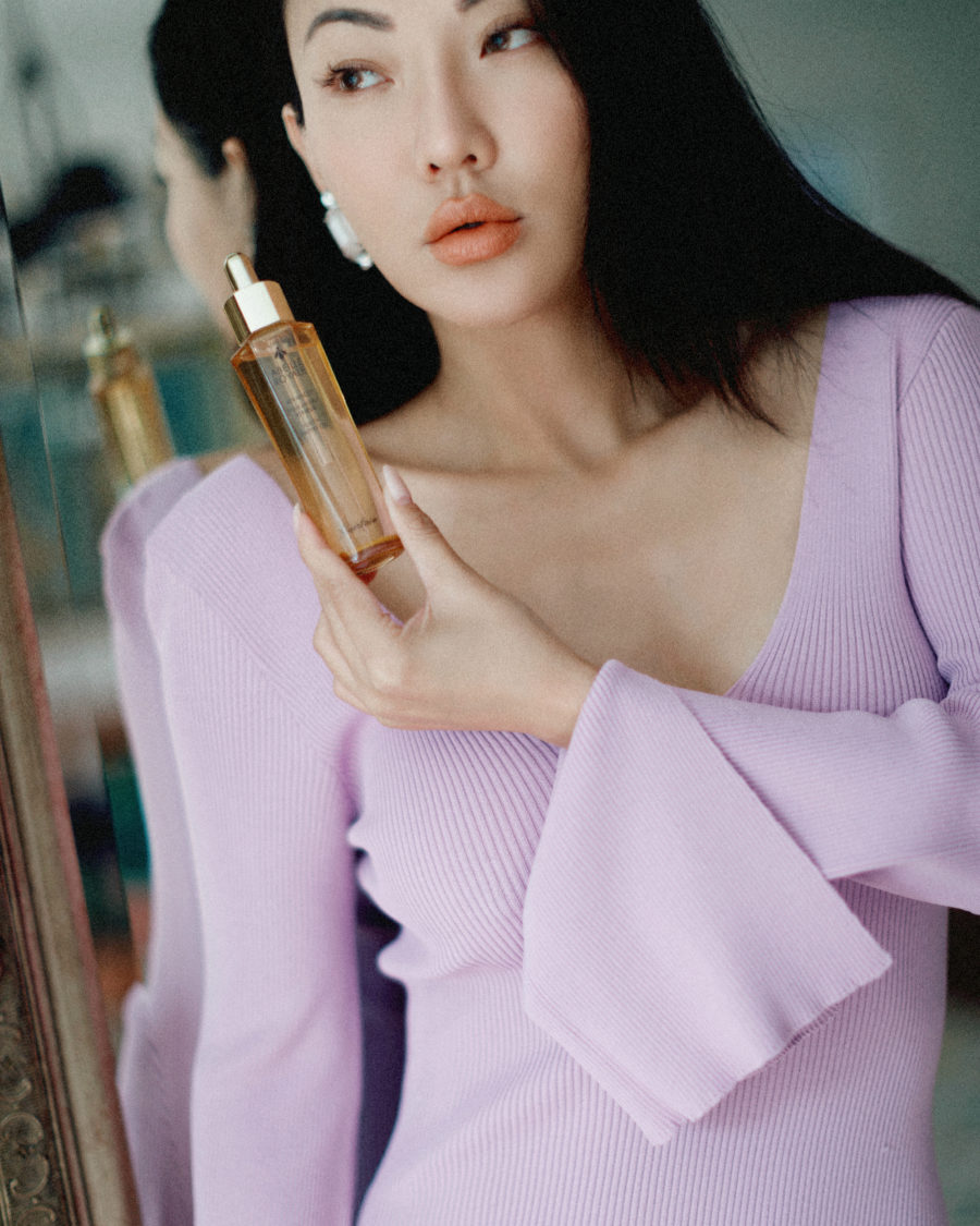 jessica wang using Guerlain Abeille Royale Advanced Youth Watery Oil in her anti-aging skincare routine